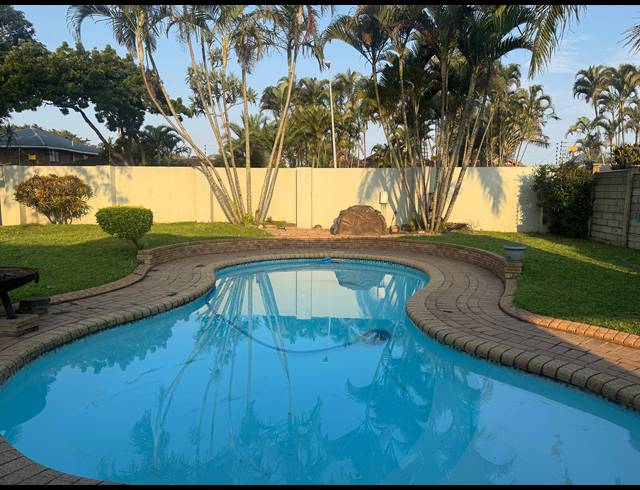 6 BEDROOM FREESTANDING FOR SALE IN MEER EN SEE